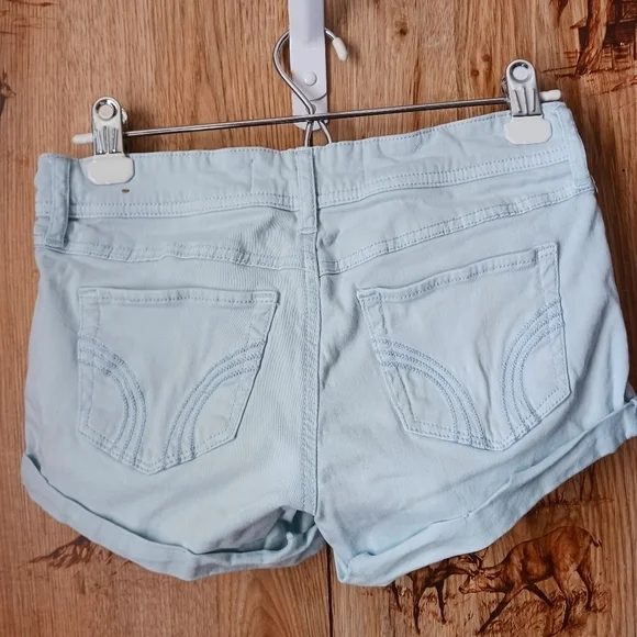 Hollister Low Rise Short-Short Size 1 - Picture 2 of 7